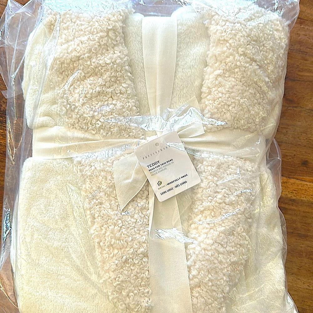 Pottery barn, Teddy faux fur trim robe